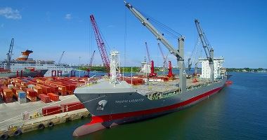 Tropical vessel and Peanut Island 
