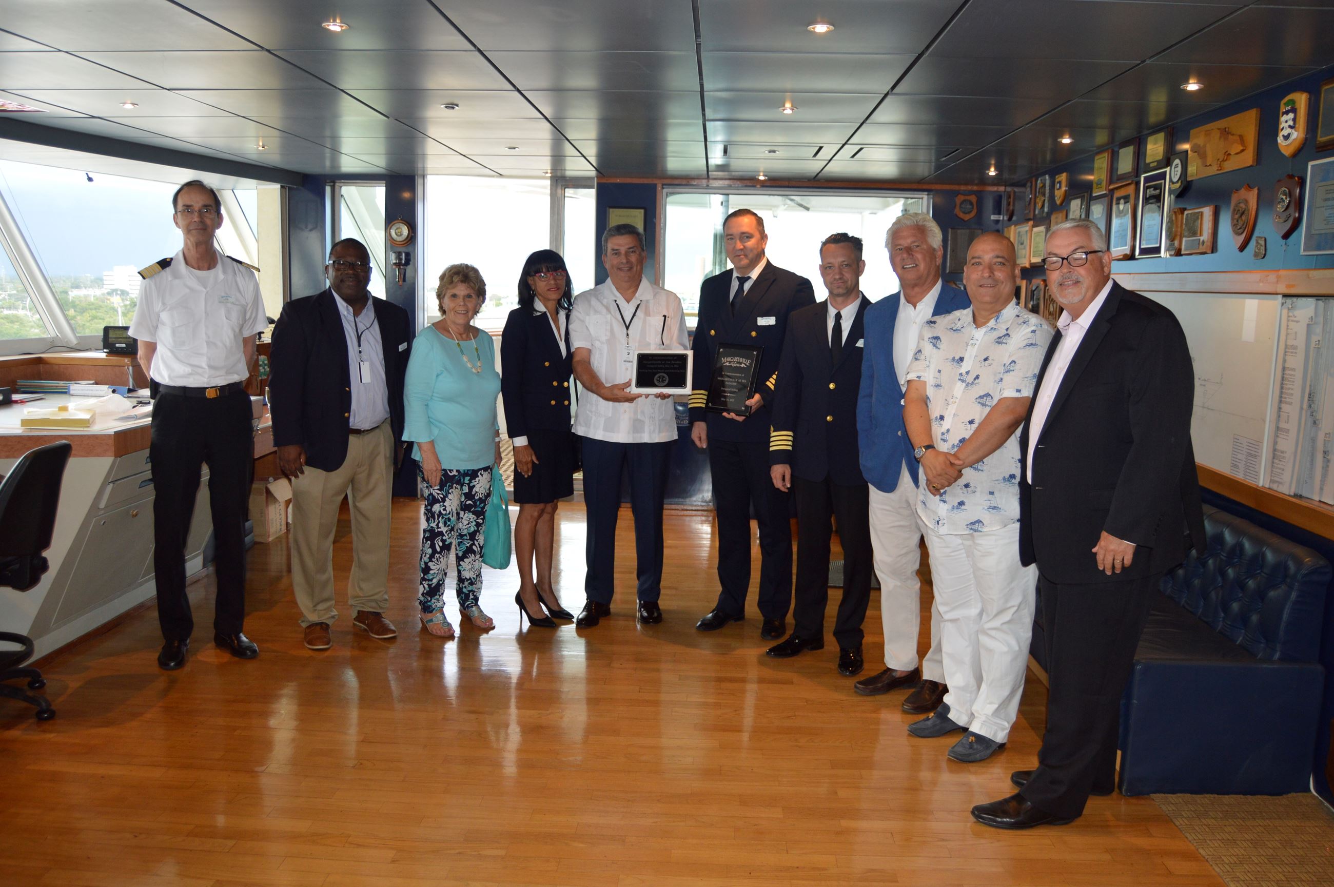 Group photo of plaque exchange 