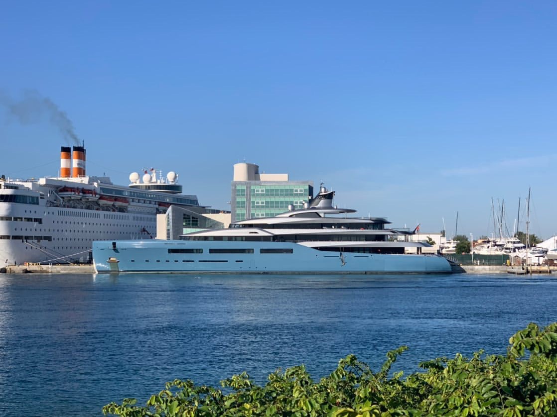 Mega yacht in Berth 1