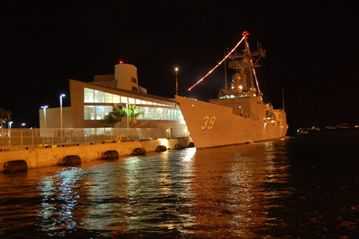 USS Doyle (FFG-39) - July 4, 2008